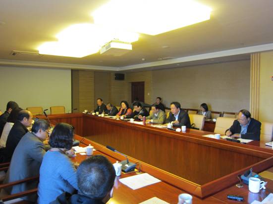 三方推動(dòng)，加快企業(yè)“走出去”步伐——協(xié)會(huì )組織我區農牧業(yè)企業(yè)參加境外投資合作座談會(huì )